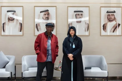 Sheikha Latifa Meets Artist El Anatsui at ICOM Dubai 2025