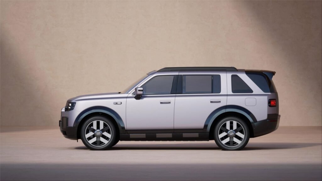 Image 1: FREELANDER 8 - Side View